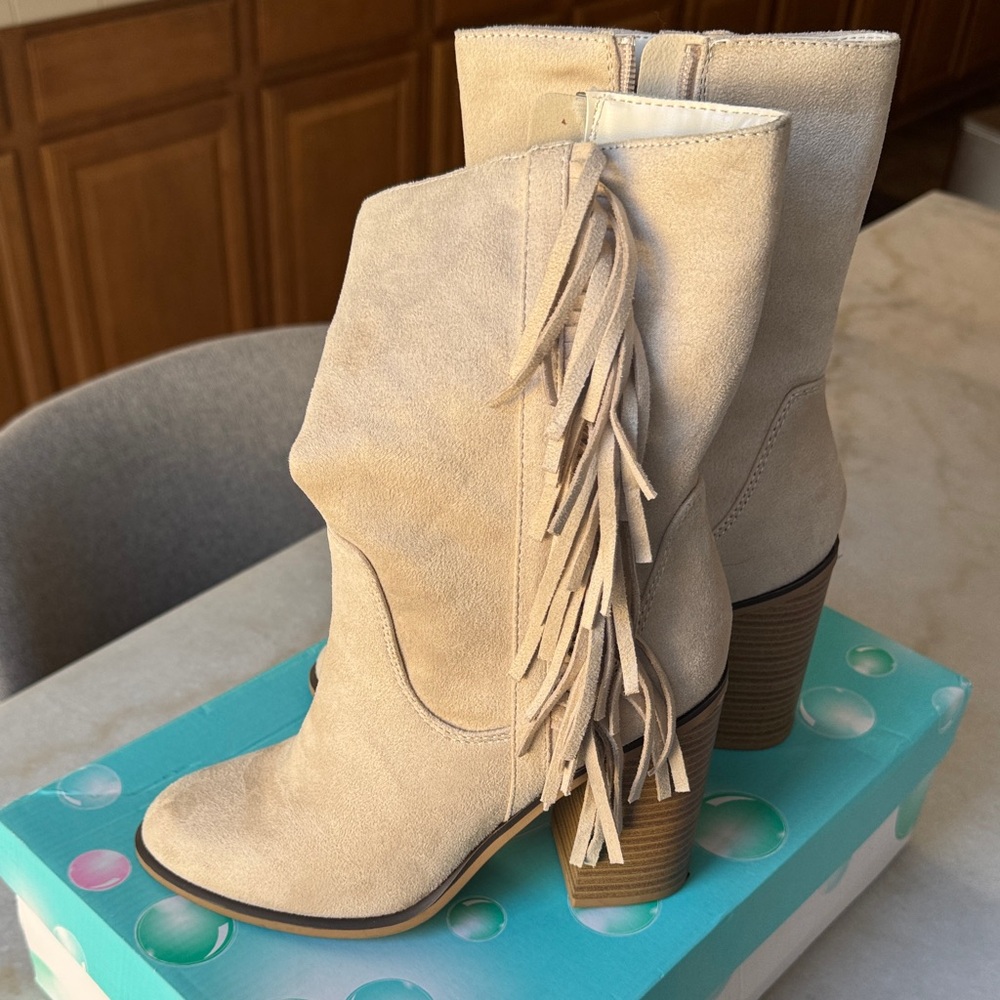 Soda Fringe Heeled Boots - Tan
